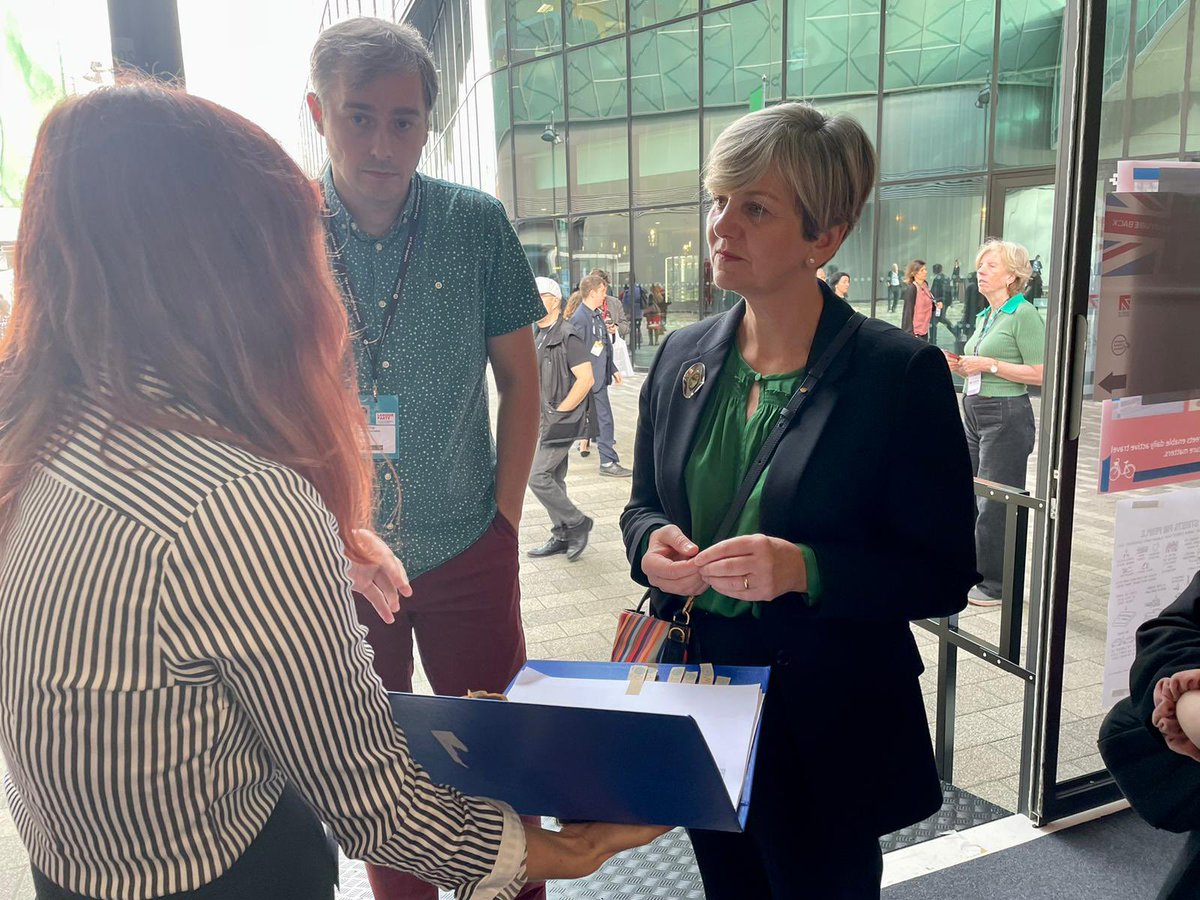 Great to talk to @LilianGreenwood at #LabConf23 about the National Content Standard as well as the challenges we face in the RE community, such as the need for subject specialist teachers and the importance of having RE for all pupils in all schools. @NATREupdate @RECouncil