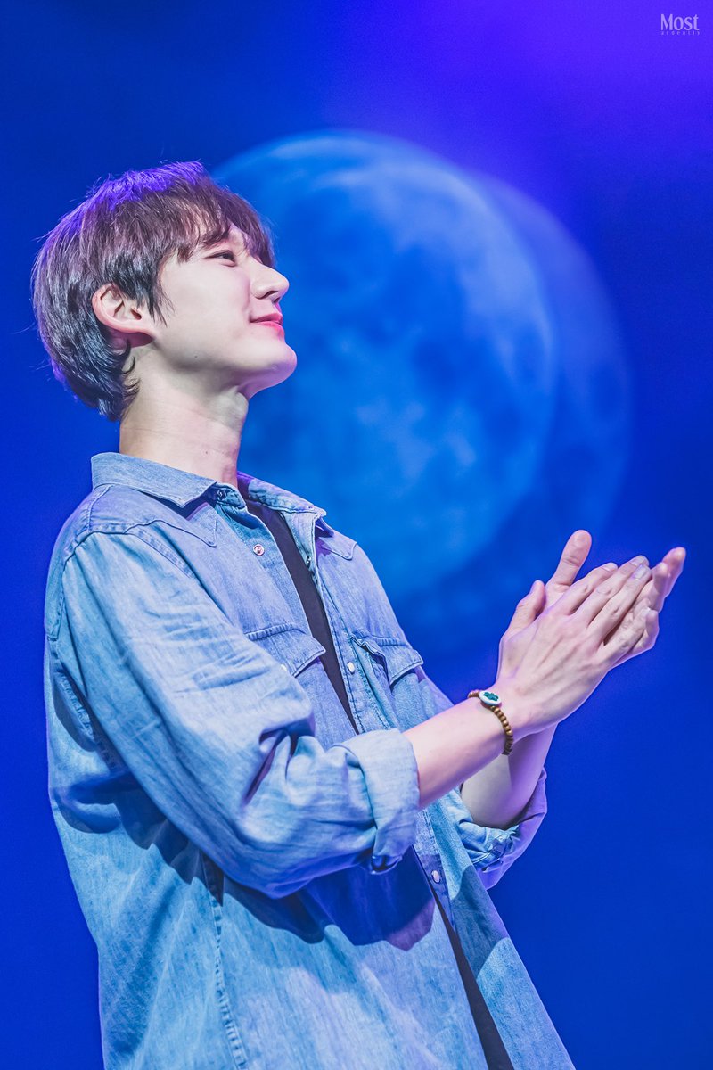 mst_rdntly's tweet photo. 231009 14:00 
뮤지컬 <문스토리> 커튼콜
이헌 役 | #성연
🌜🌜 https://t.co/2YdeUkgPNL