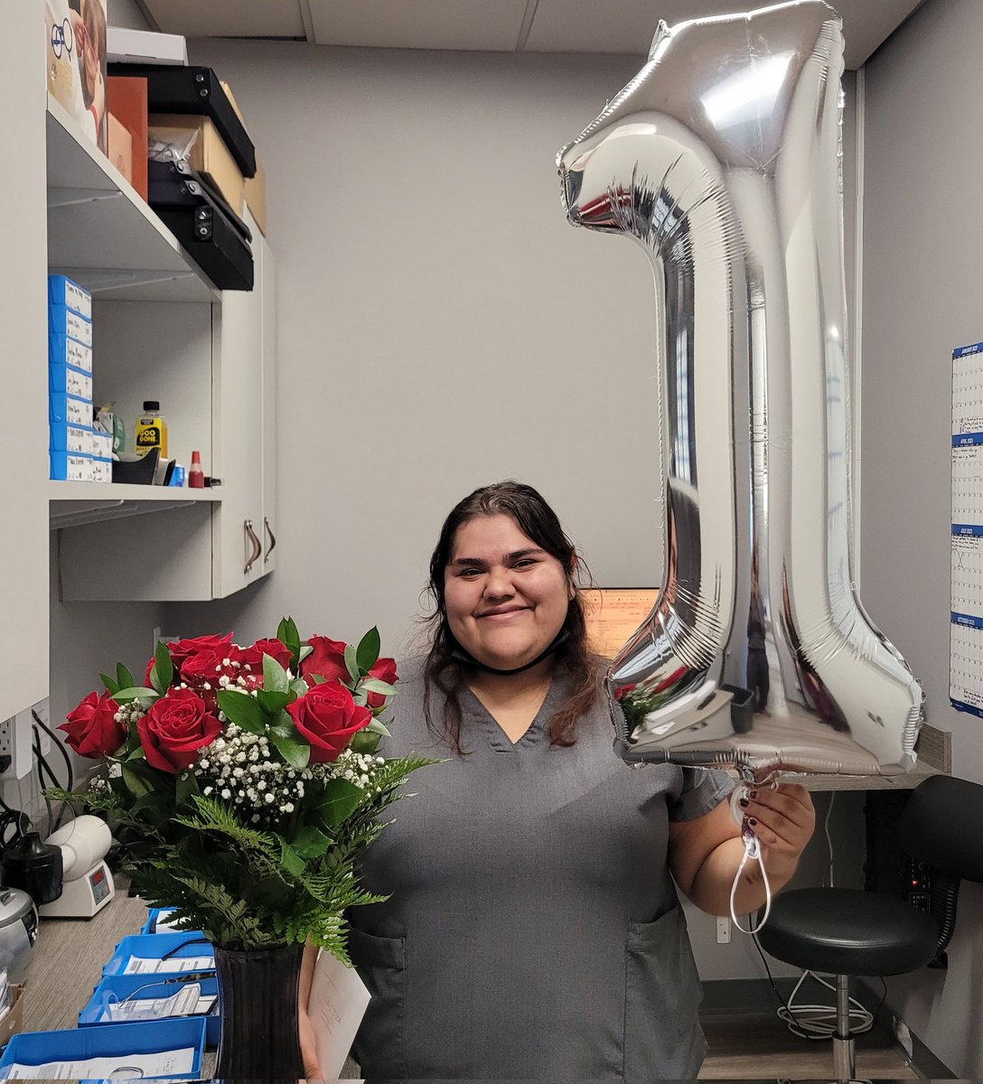 FirstClassEye's tweet photo. *1 YEAR ANNIVERSARY ALERT* Thank you Janitza for all that you do to help our patients #seebetter #feelbetter #livebetter. One year in, and you've learned so much. We appreciate all that you do, and are proud to have you on our team!
#firstclasseyecare
#duluth #atlanta #gwinnett https://t.co/DYBTviAQFq