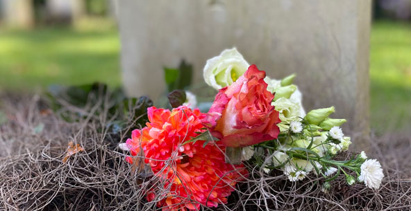 OWChronicles's tweet photo. This Saturday 14 October 2023 marks exactly 79 years since the liberation of Overloon. We commemorate the servicemen who died for our freedom and are buried at the war cemetery in Overloon by placing their photo's at the graves. 
#Overloon #landvancuijk #slagomoverloon https://t.co/0tr6117ajW