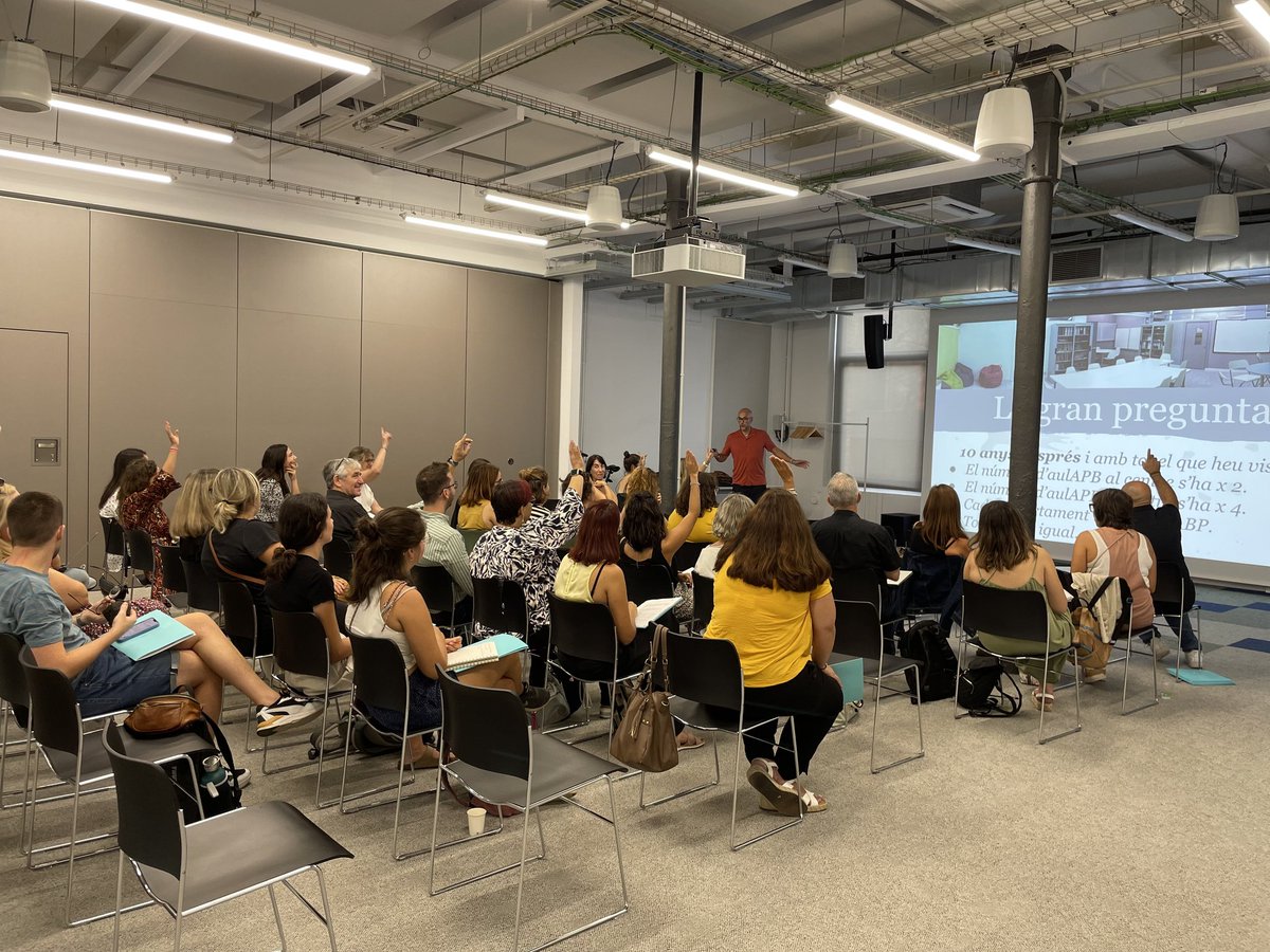solansf's tweet photo. Ha estat un plaer poder aportar la nostra experiència en espais d'aprenentatge en la jornada organitzada @SmartClassPro   i més tenint en compte que ja fa 10 anys que varem començar. Satisfets del camí recorregut! https://t.co/mRv8BkiiPr  @RO_BOTICA_ @ https://t.co/mQjxxCh81S