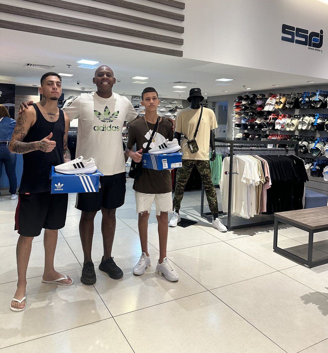 RogerClarkes's tweet photo. @marlowfarias1 
Só pra deixar registrado, q a REAÇÃO, tá fechada cmg tá AMOR?!
Bate bola 2024!!!
Obrigado pela parceria TROPA!!! https://t.co/BE4dKCrTq4