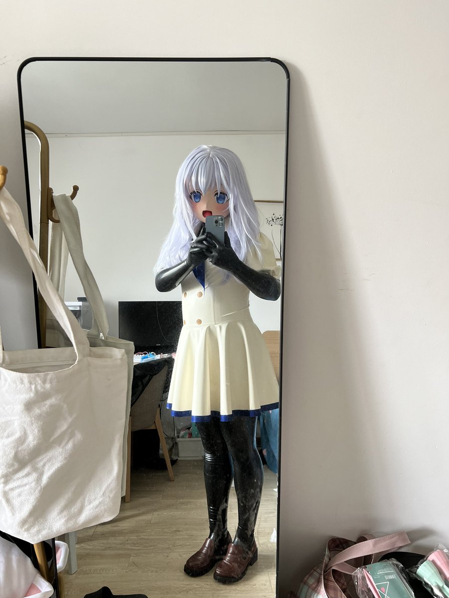 悄悄发点涩涩（
就是原图没修过不太好看