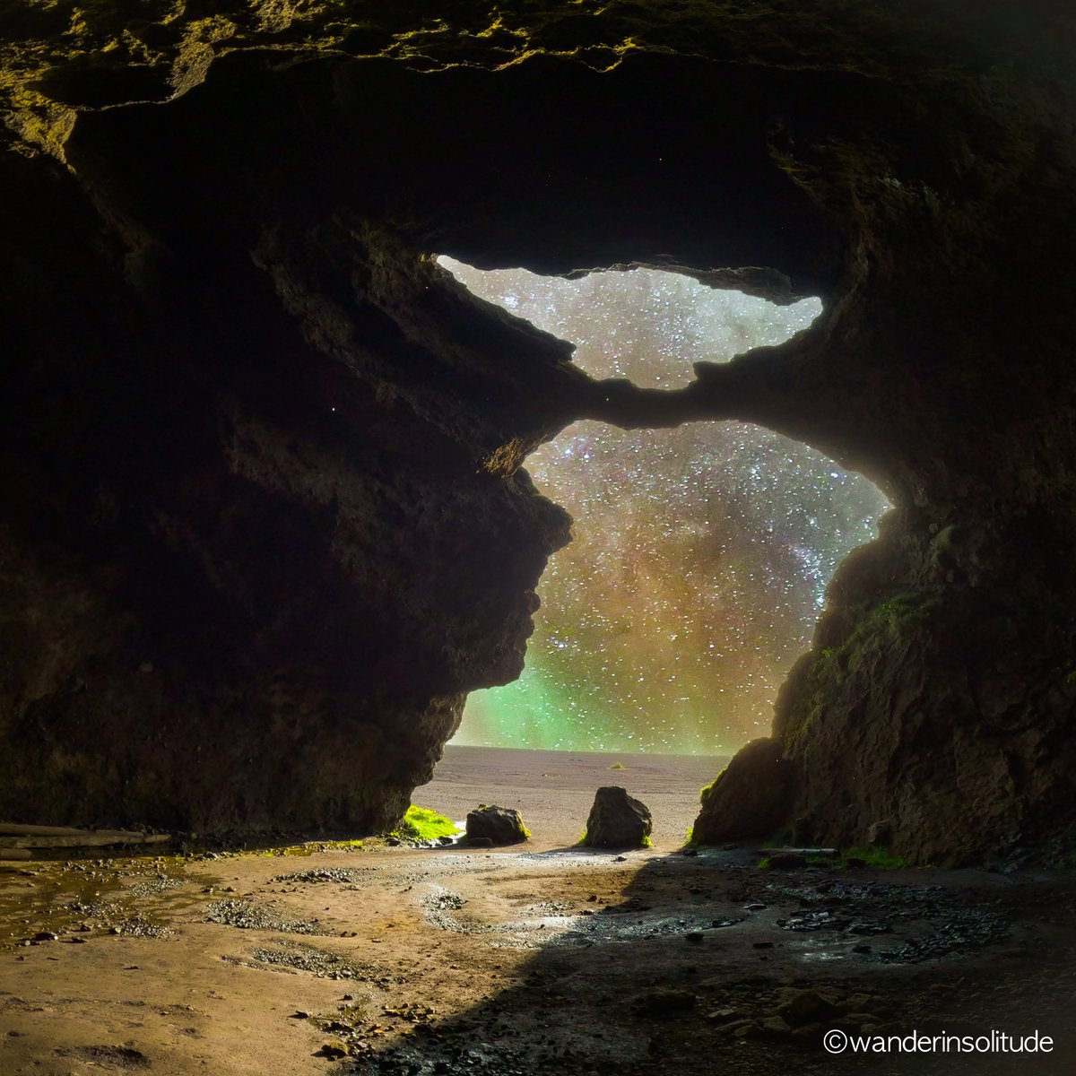 Did you know there is a cave in Iceland shaped like Yoda from Star Wars!? 😲 🔥 @starwarstufff @OneofYoda @Yoda4ever @TravelLeisure @iceland @guidetoiceland #Travel #travelblogger #traveltips #yodagram