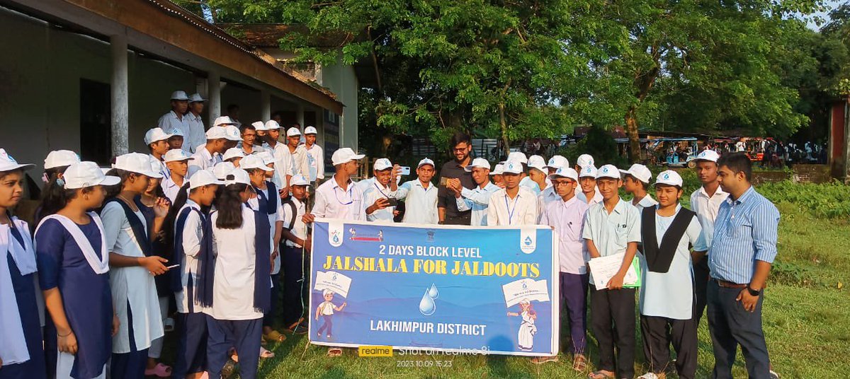 LakhimpurDist's tweet photo. Today on 9th October'2023, Day 2 of #Jalshalas for #Jaldoots under  @JJM_Assam was organized and successfully completed at Lohit Dikrong  School, Bihpuria under the supervision of Shri Arjit Mahajan,IAS,Assistant Commissioner, Lakhimpur.
@CMOfficeAssam @jayanta_malla @ias_arjit https://t.co/YXcleHPOAH