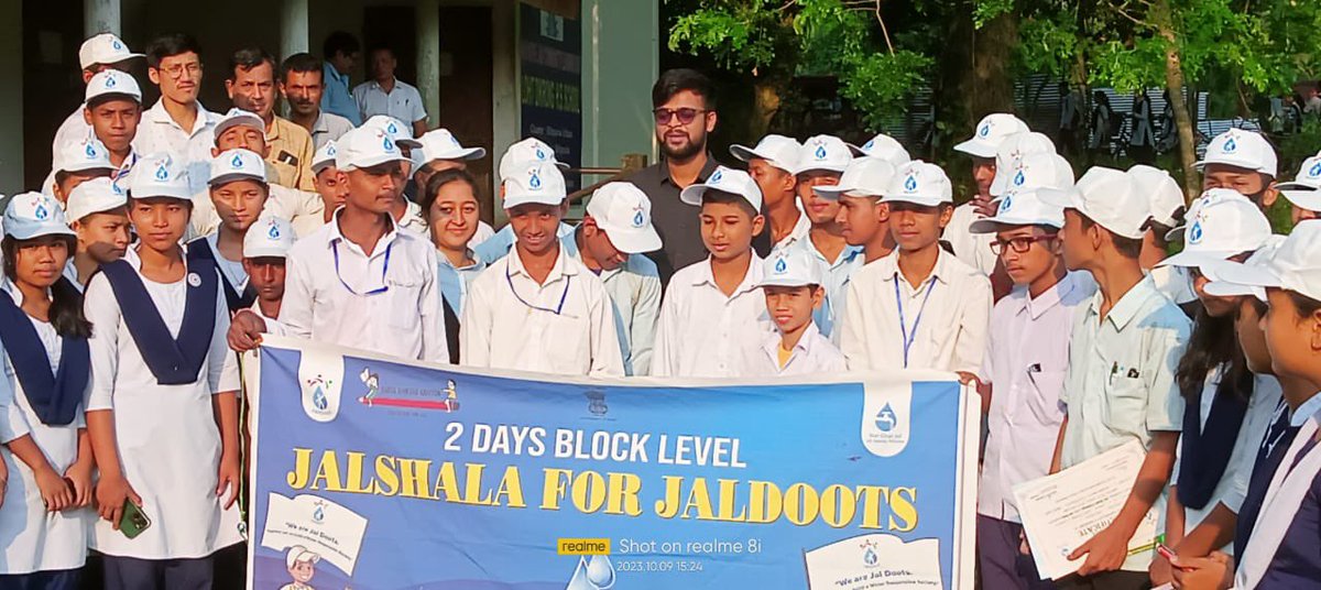 LakhimpurDist's tweet photo. Today on 9th October'2023, Day 2 of #Jalshalas for #Jaldoots under  @JJM_Assam was organized and successfully completed at Lohit Dikrong  School, Bihpuria under the supervision of Shri Arjit Mahajan,IAS,Assistant Commissioner, Lakhimpur.
@CMOfficeAssam @jayanta_malla @ias_arjit https://t.co/YXcleHPOAH