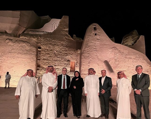 توقيع مذكرة تفاهم بين مؤسسة التراث غير الربحية وبين الجامعة الأمريكية بالقاهرة
<a href="/ATURATH/">مؤسسة التراث غير الربحية</a> 
#خبر_الرياض #السعودية #الرياض #الدرعية