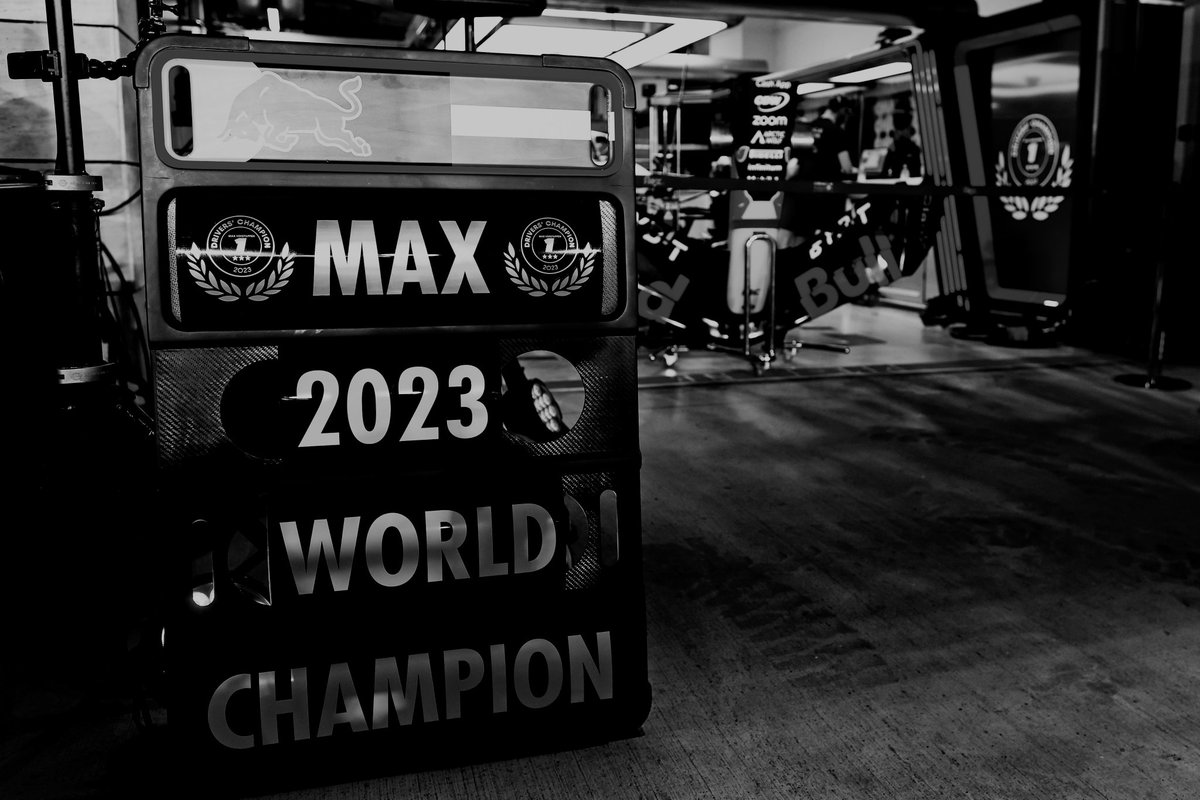 ⠀⠀⠀⠀

⠀⠀⠀⠀┃  𝗤𝗔𝗧𝗔𝗥  𝗚𝗣 🇶🇦
⠀⠀⠀⠀┃  𝖶𝖨𝖭 𝖭𝖴𝖬𝖡𝖤𝖱 𝟦𝟫

⠀⠀⠀ᅟ    
Uma corrida difícil por conta do calor, mas todos trabalharam duro. Feliz em conquistar o meu tri, mas ainda temos trabalho pela frente. Até Austin! 

ᅟ    ⠀