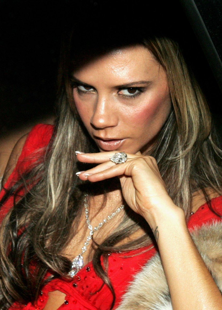 beyzanurapaydin's tweet photo. Over the course of their 24 years of marriage, David Beckham has gifted Victoria 15 engagement rings. (As much as public knows) And every paparazzi would want to be the first to photograph her ring updates https://t.co/cRO0A1x6LQ