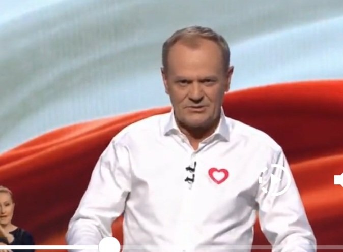 JEmilewicz's tweet photo. .@donaldtusk  przegrał z kretesem i domaga się dogrywki. Dogrywka jest po remisie, a tu leży na łopatkach! #Debata #TylkoPiS https://t.co/g2A8ns6OsK