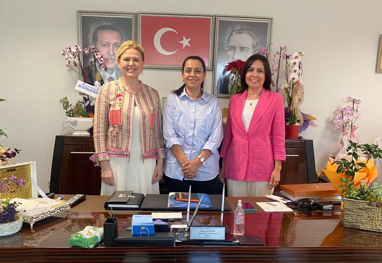 📍AK Parti Antalya İl Başkanlığı

28. Dönem Milletvekili Adaylarımız Betül Demirok ve Ferah Nur Ünal hayırlı olsun dileklerini ilettiler.
Nazik ziyaretleri için kendilerine teşekkür ediyorum.

<a href="/aysekesir/">Ayşe Keşir 🇹🇷🇹🇷🇹🇷</a> <a href="/AKKADINGM/">AK Parti Kadın Kolları</a> 
<a href="/alicetin_07/">Ali Çetin</a> <a href="/BetulDemirok/">Betül Demirok</a> 
<a href="/FerahNurUnal/">Av. Ferah Nur Ünal 🇹🇷</a>