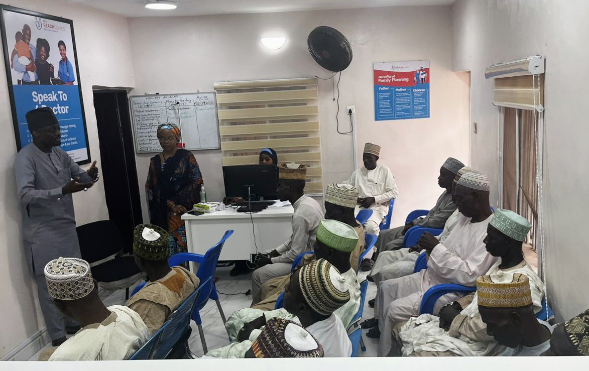 Reachprogram's tweet photo. We were thrilled to welcome leaders of the Gyadi Gyadi community to our Clinic for a courtesy visit.🏥

Our guests enjoyed a facility tour, visual screenings, BP checks, &amp; received health talks from our team.

#REACHClinic #Communityhealth #Healthforall https://t.co/NgLqKRocr1