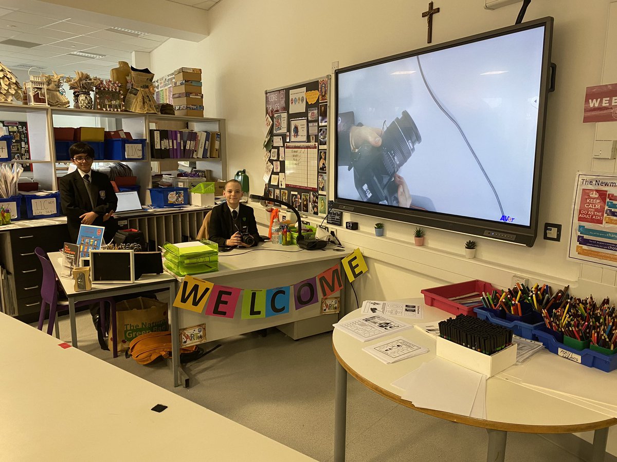 MrsWilkinson16's tweet photo. Todays first photography club, students in year 10 delivering the first session on how to use the DSLR from a lesson I taught them at the start of term. #proud #KS3photography #lunchclub @NewmanRCCollege https://t.co/ouifWfZ5Ep