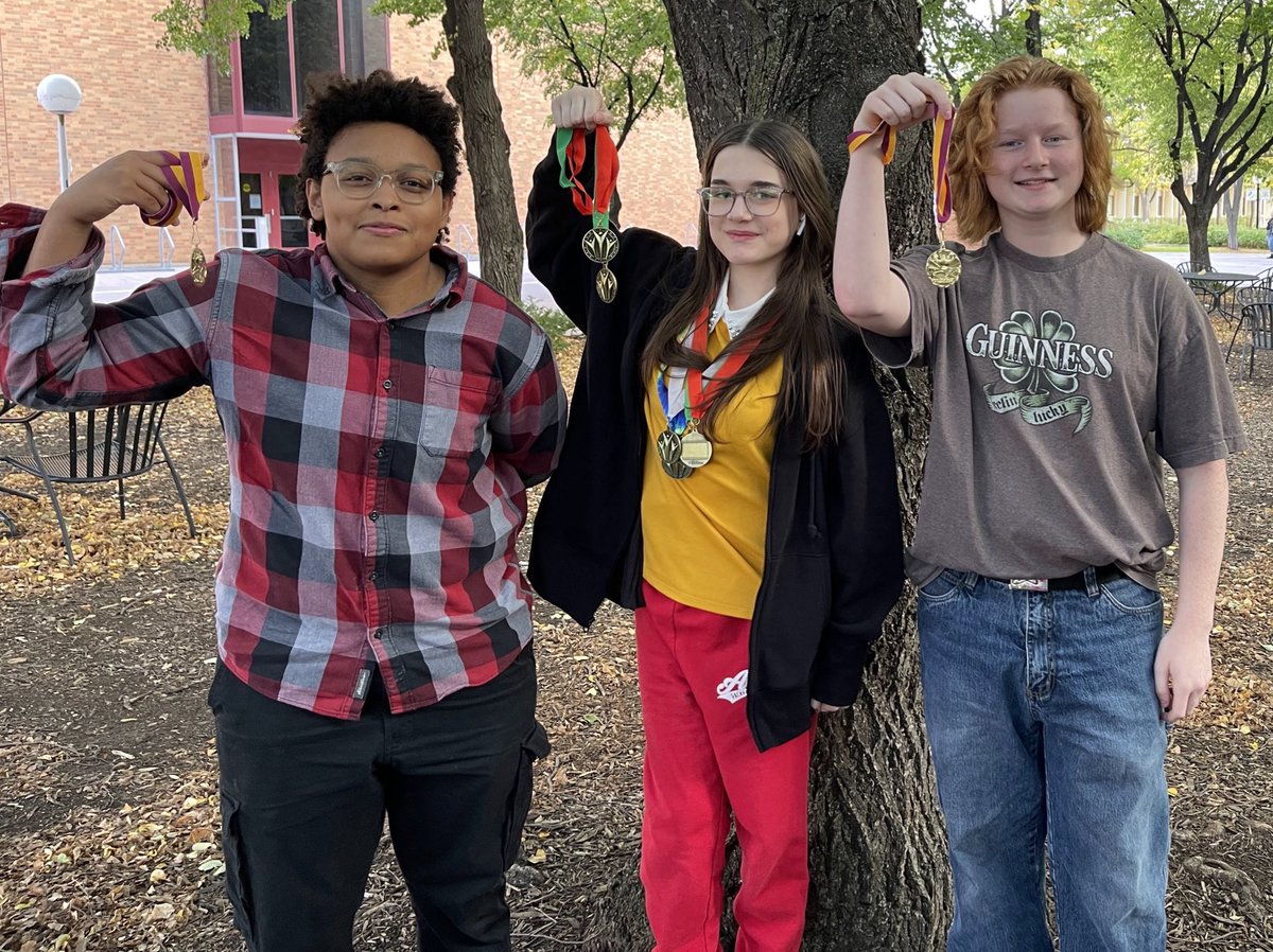 speechdebate192's tweet photo. Another fantastic weekend for the Farmington debaters!! This weekend we competed at the U of M. @tigerfarmington @FHS_Tigers_192 @rabaumann71 https://t.co/4ln8lRd59Y