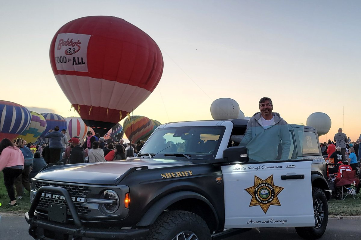 Damian Lara (@lara_listens) on Twitter photo 