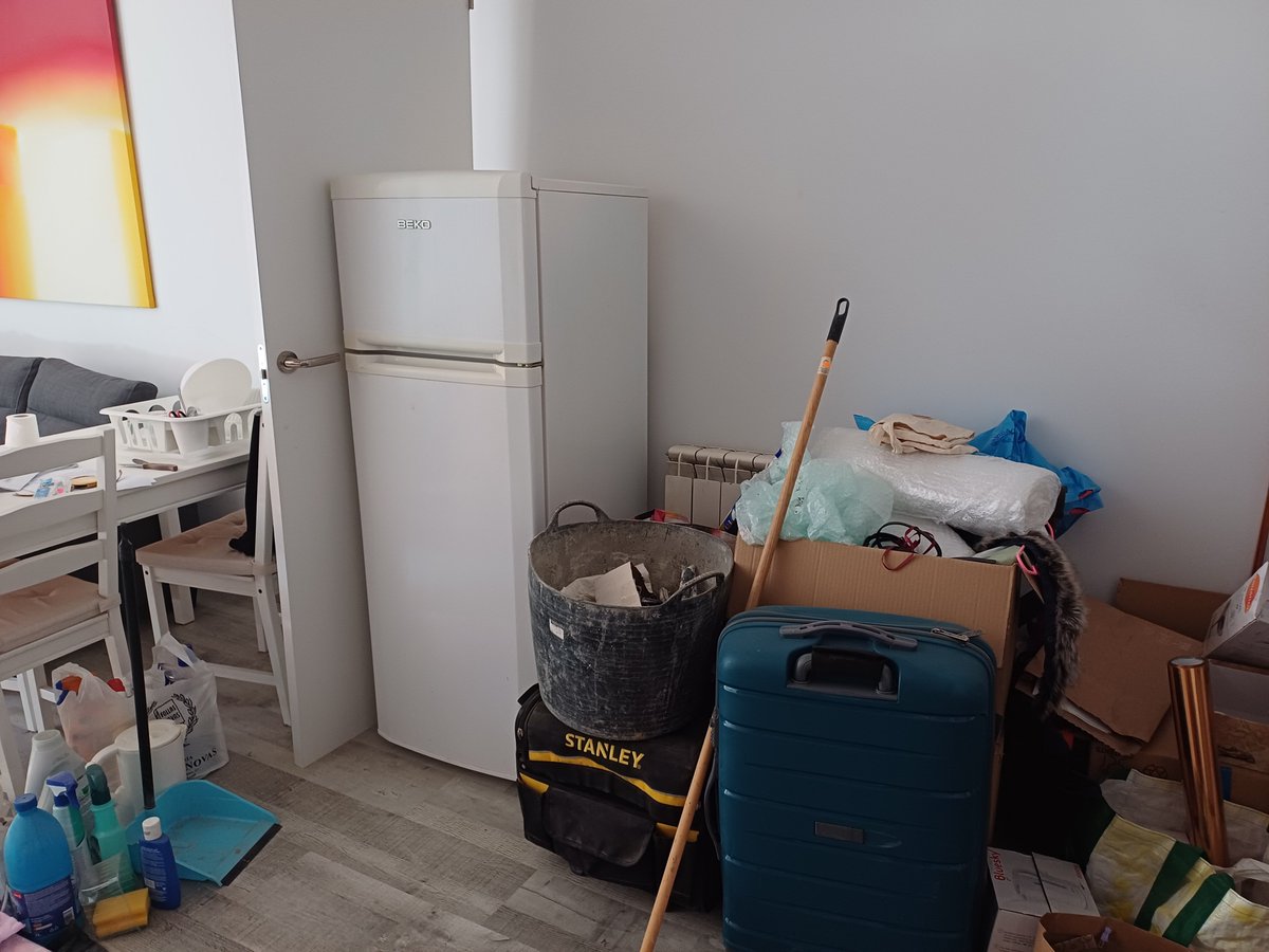 MariaArtze's tweet image. Pois estou co #Día10 da miña cura de #desatrapallamento #destralhar

A tarefa de hoxe é identificar un área problemática de atrapallamento no noso piso. Vamos ver como volo explico...