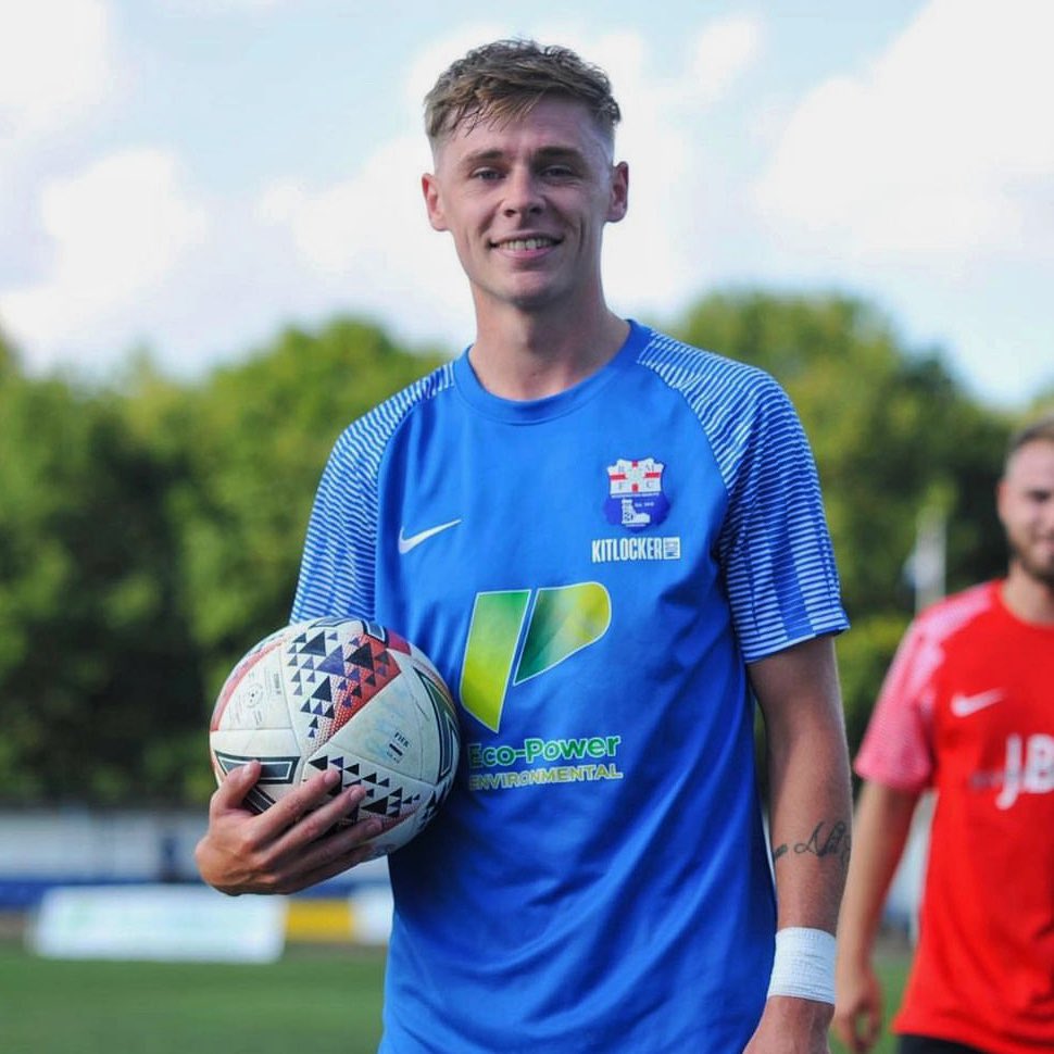 𝗡𝗘𝗪 𝗦𝗜𝗚𝗡𝗜𝗡𝗚 ✍️

Winterton Rangers forward, Adam Baskerville joins the Badgers for the remainder of the 2023/24 Season. Previous clubs include Rossington, Mickleover &amp; Sheffield FC.

Welcome to the Badgers Adam!

#UTB 🖤