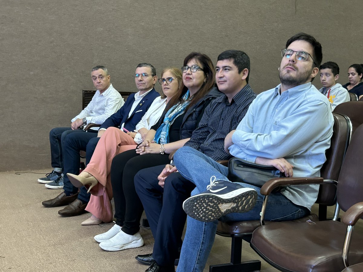 five_steam's tweet photo. Gracias a todos/as por asistir al Día Internacional de la Inteligencia Artificial en Paraguay 🇵🇾 

🤩 Fue una jornada de aprendizaje y colaboración, no olvides que podes acceder a todos los recursos de IA gratuito a través de https://t.co/Dma5CNo5zz 💻 https://t.co/Bs8NSKkyrM
