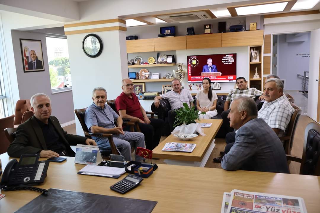 KONESKOOP's tweet photo. Konyaaltı Kaymakamı Rahmi Köse, KONESKOOP'a iade-i ziyarette bulundu. Ziyarette KONESKOOP Yönetim Kurulu Başkanı Durali Kolpak ve Yönetim Kurulu üyeleri hazır bulundu. Başkan Kolpak, ziyarette Kaymakam Rahmi Köse'ye KONESKOOP'un çalışmaları ve esnafın durumu hakkında bilgi verdi. https://t.co/r1ngFxqJBH