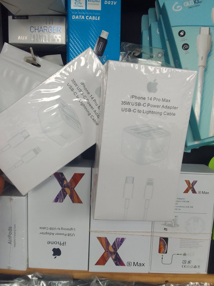 NtheleDaniel's tweet photo. All types of iPhone chargers available,
 type c to iPhone chargers k200
Normal iphone chargers k120
We are located along Nationalist road UTH, call or whatsapp us on 0777790170 
Let's win together 🙏🤝🤝try us and never regret 😍 https://t.co/KxQlsMXt9n