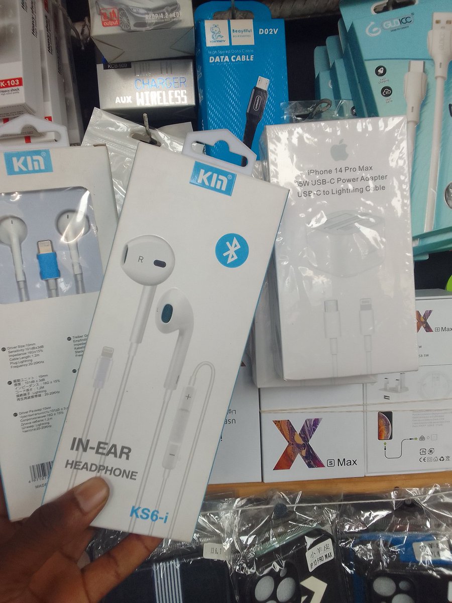NtheleDaniel's tweet photo. IPhone headphones also available https://t.co/28yX82x1a8