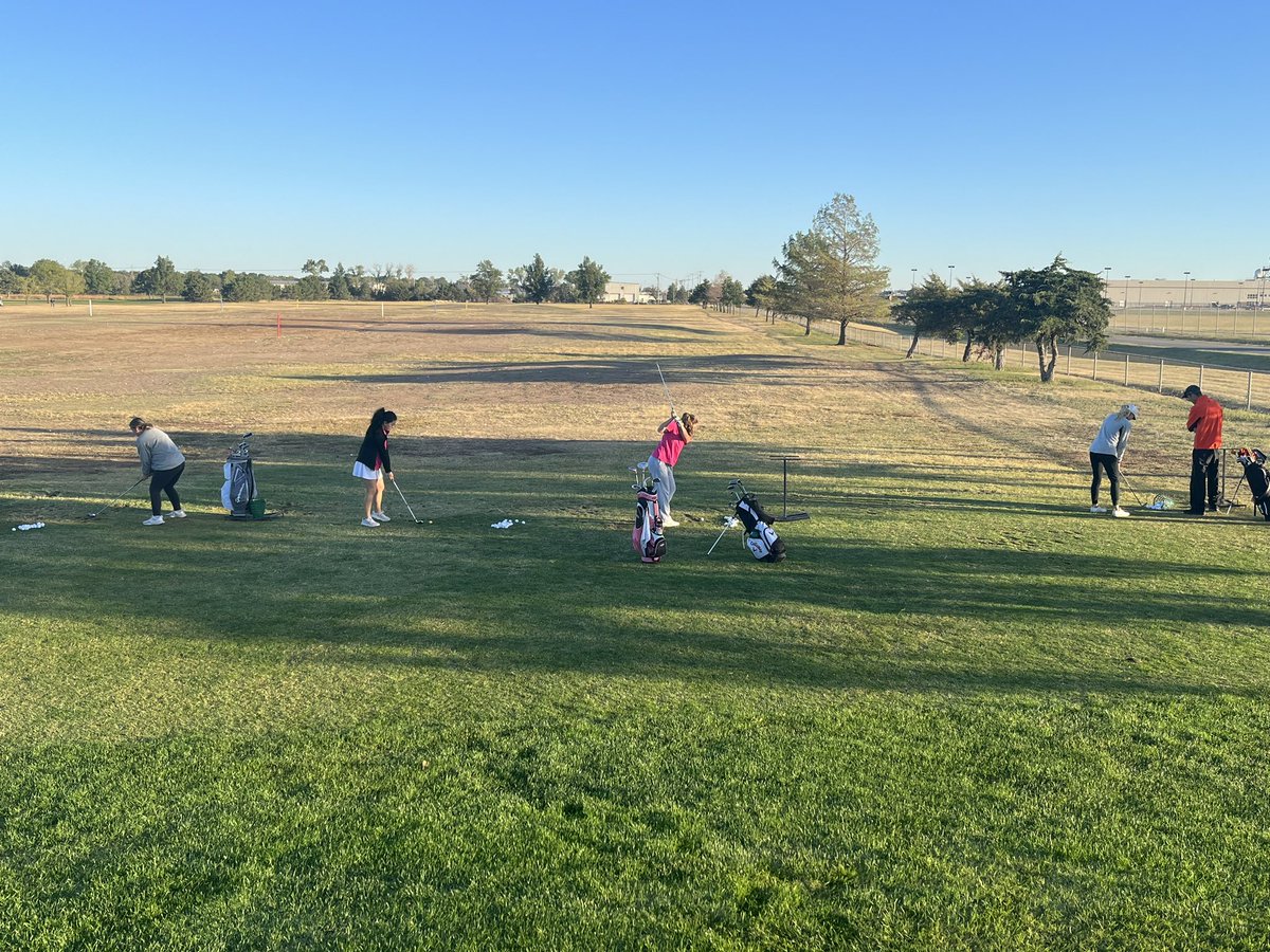 Regional golf today at Sun Park. Stopped at Tex to use the range beforehand. <a href="/mrs_kliewer/">Mrs. Kliewer</a> <a href="/ColtsAD/">📳Campus Athletics#⃣🐴🆙</a> <a href="/ColtsSportsMed/">Dennis Munk</a> <a href="/Channel060/">Channel 060</a>