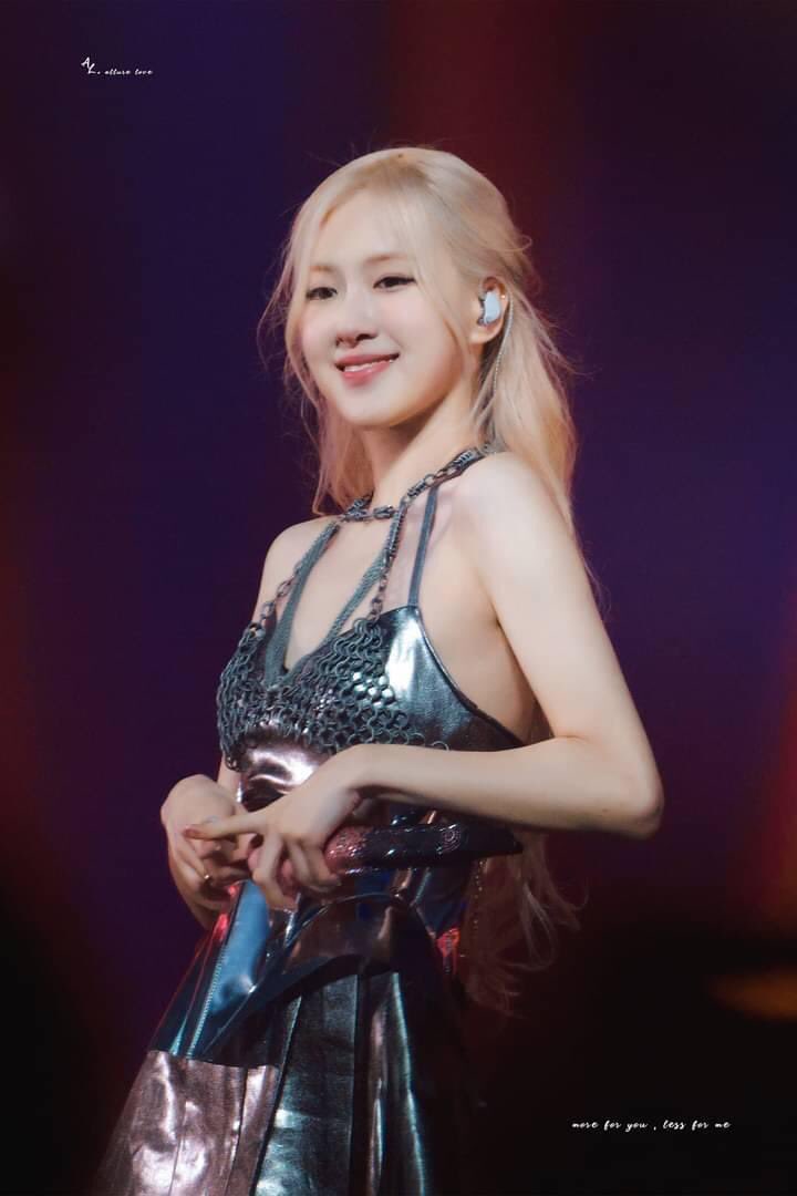 sinjai66973181's tweet photo. ประกาศตามหาลูกสาวลูกสาวหายไปหลายวันแล้ว😩😩😩 #ROSÉ https://t.co/dhu9LtIhNW