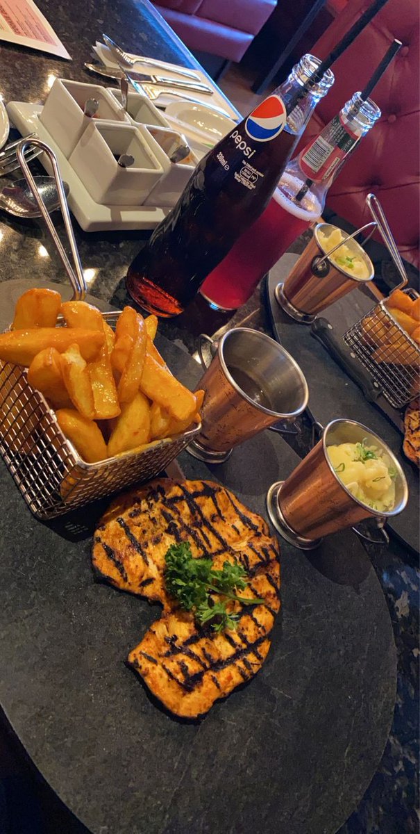 splitoflife's tweet image. What a great night with Arsa 🎳