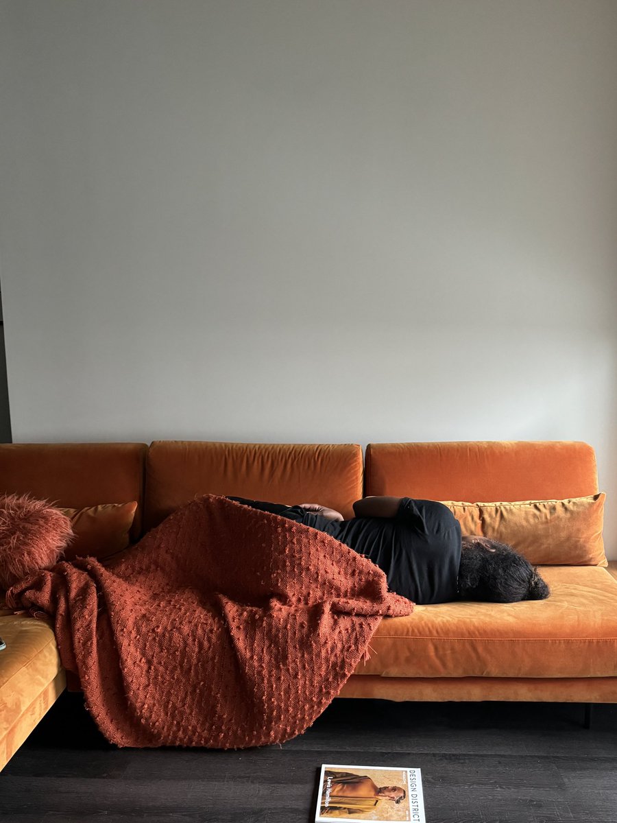 ninababel's tweet photo. The brain 🧠 drain. Every photographer after a full day photoshoot. #photographers #Creator https://t.co/WQbITyl4th