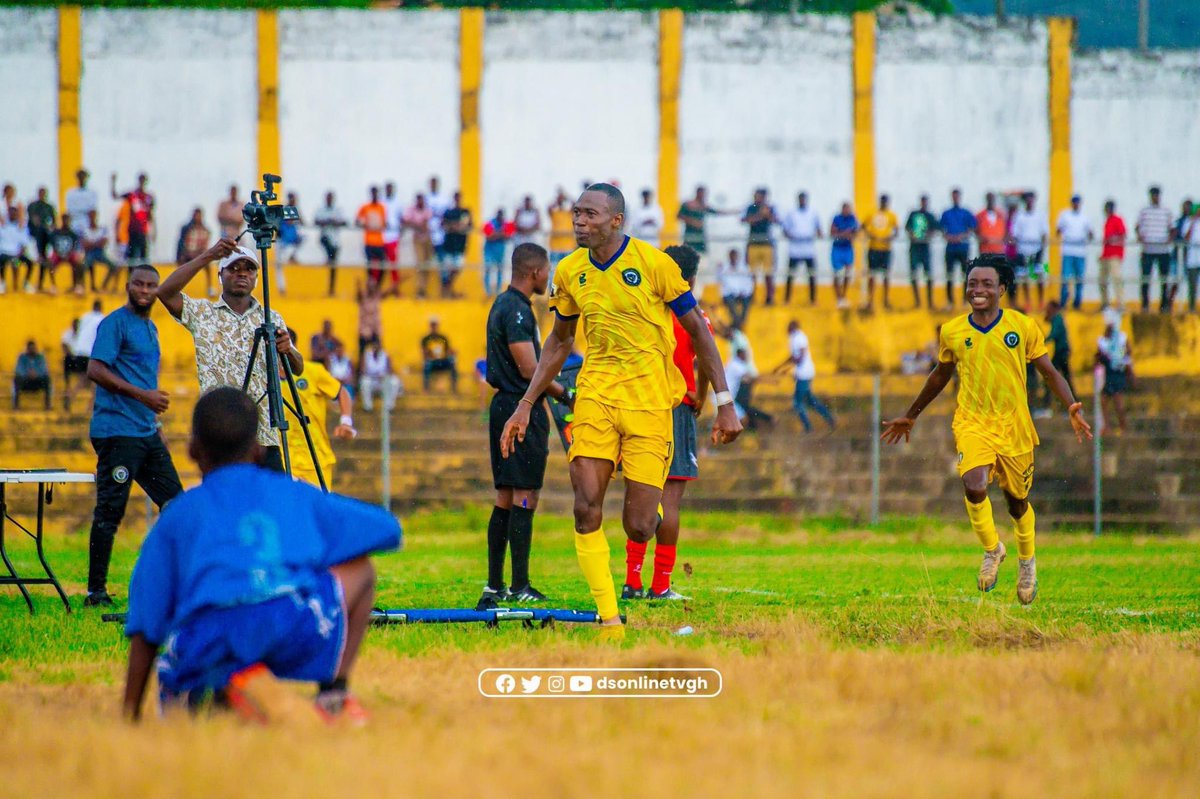 HOMESTARSFC1's tweet photo. 📷🔵🟡🔵

The Celebratory Moment  , When Captain Ronald Klenam Numenyah scored Our Wining goal Against Hohoe United .

📷: DS ONLINE TV GH

#afefarms #afeviwo #div1 #Afevio #homestars https://t.co/bsUDkhEvag