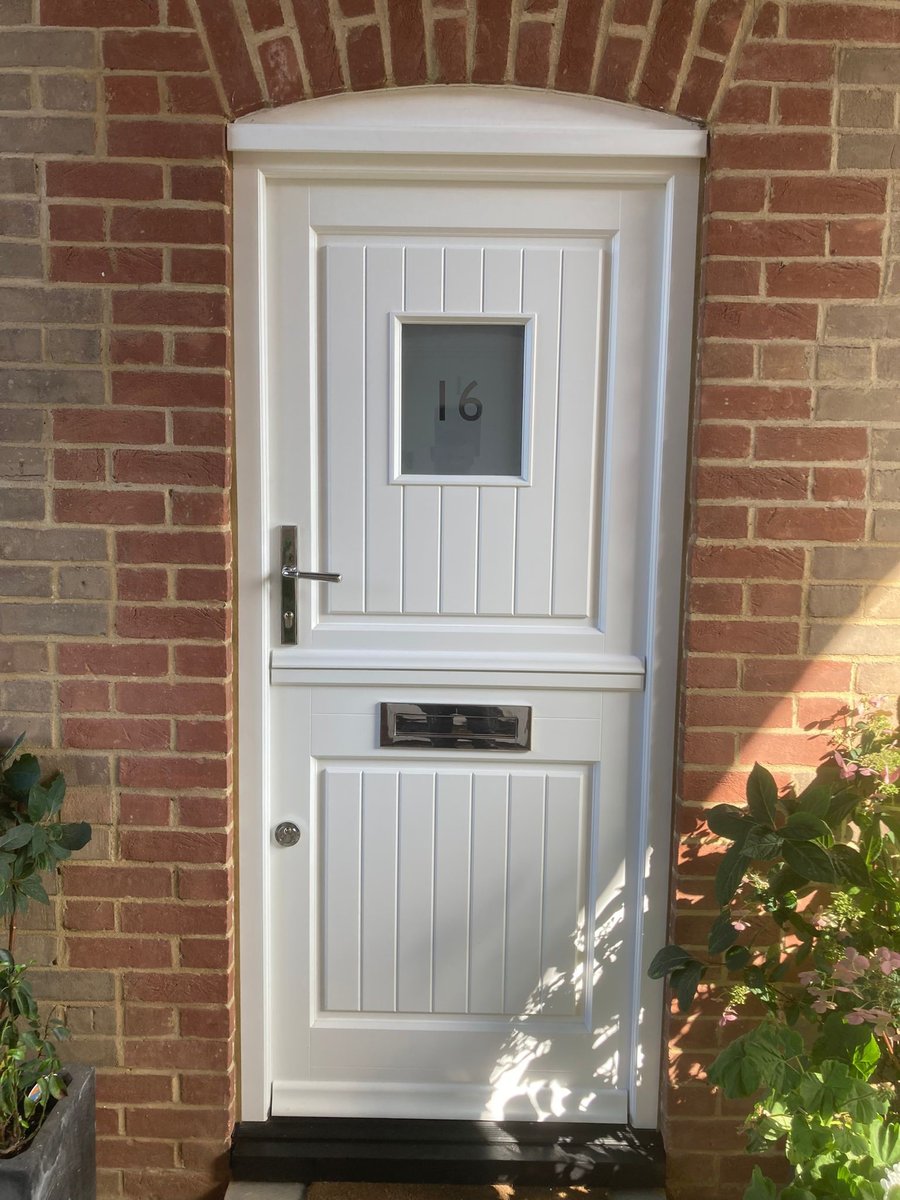 PPGlass1's tweet photo. In Bramley, a new timber stable door, plus beautiful, bespoke, arched flush casements were specified by our customer.

All are finished in the traditional shade of White, manufactured in Engineered European Redwood (before photos included).

#casementwindows #stabledoor #surrey https://t.co/KFUn0cwMz9