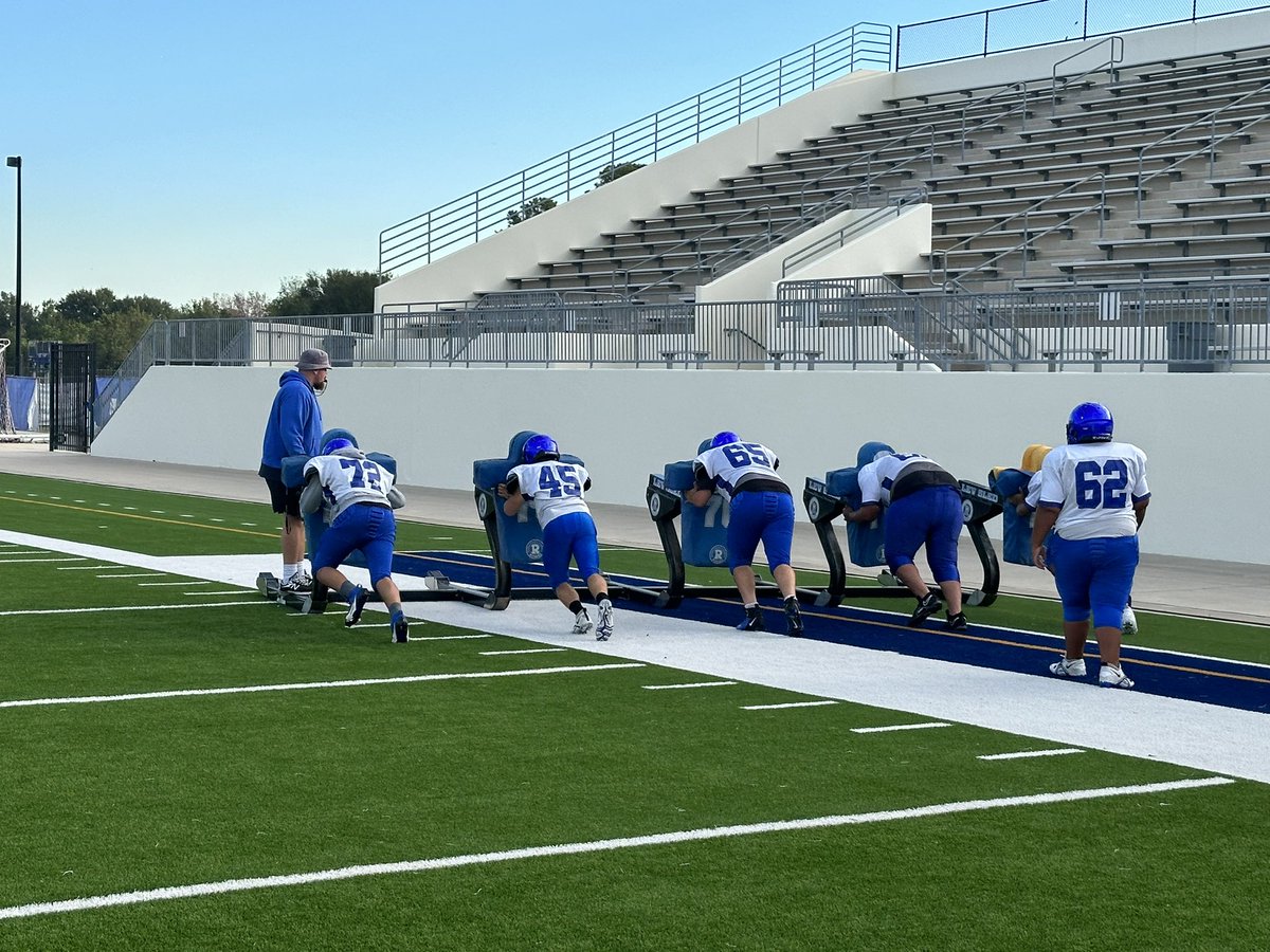 djhollywood1911's tweet photo. School might be out today, but not @CHSFalcons_FB we are here grinding trying to get the next Win!! The kids are working hard! #neveradayoff @ChannelviewISD @ChannelviewHS https://t.co/ts8HHYSFDU