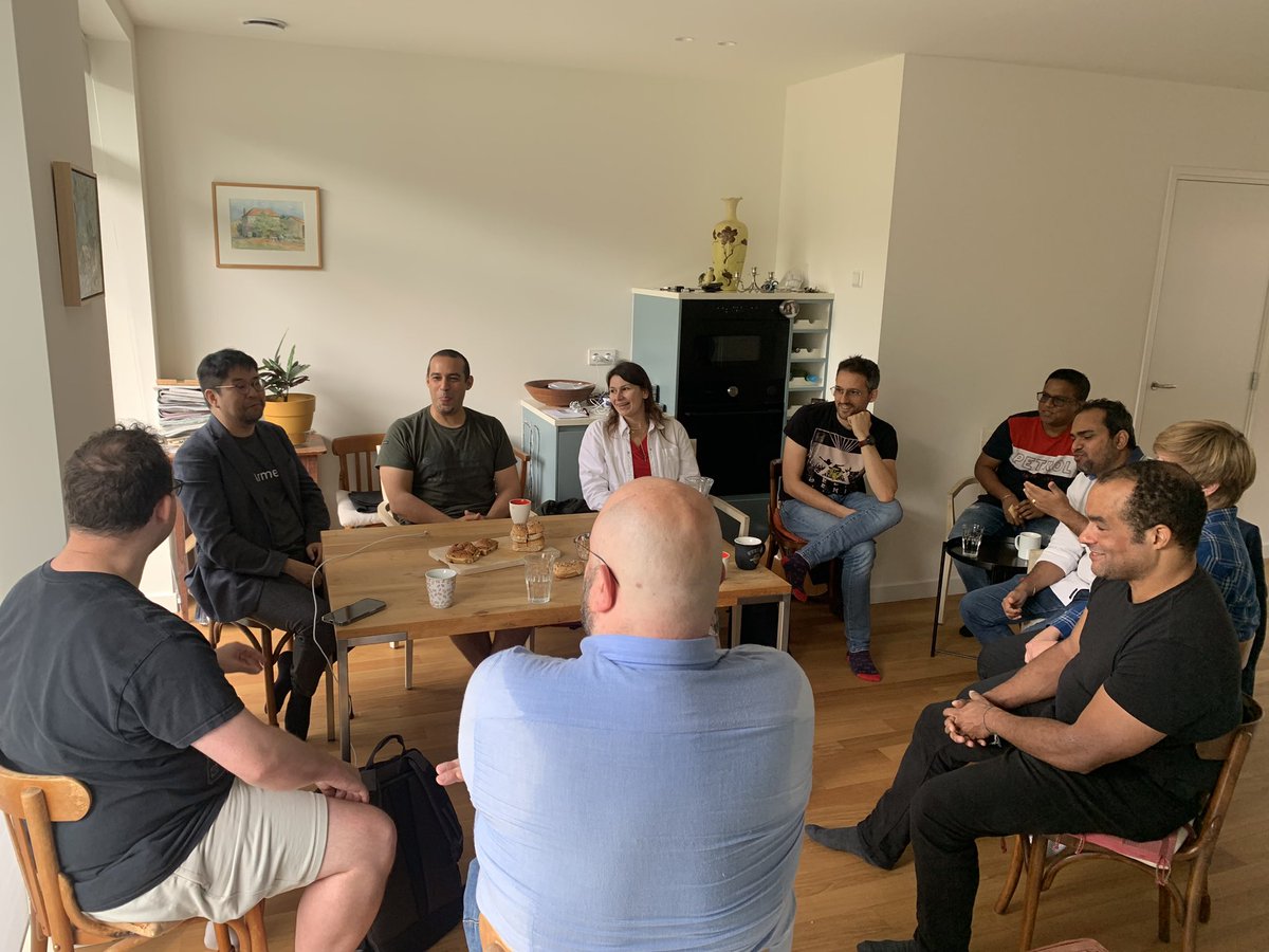 AmsterdamJUG (@amsterdamjug) on Twitter photo Host a #Java User Group lunch and learn session in your kitchen, like <a href="/trustin/">Trustin Lee</a> and <a href="/starbuxman/">Josh Long</a> in <a href="/GeertjanW/">Geertjan Wielenga</a>’s kitchen in Amsterdam today, his kitchen is open to more sessions just like it. :-) Host a #Java User Group lunch and learn session in your kitchen, like <a href="/trustin/">Trustin Lee</a> and <a href="/starbuxman/">Josh Long</a> in <a href="/GeertjanW/">Geertjan Wielenga</a>’s kitchen in Amsterdam today, his kitchen is open to more sessions just like it. :-)