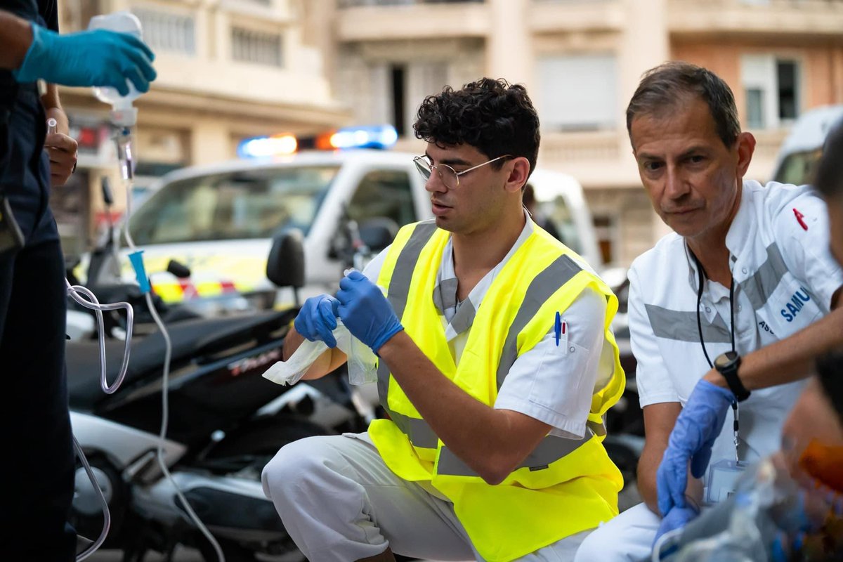 ActuSamu's tweet photo. [ ActuSAMU - Immersion ] : 📸 Immersion ⁉️, #Acte4 : 

🚑 Lors de notre immersion au #SAMU06, nous avons pu suivre de près les équipes du #SMUR du CHU de Nice intervenir sur un accident de la voie publique #AVP ❌

📸 Baptiste, photographe #ActuSAMU https://t.co/VVp5FFI2Fh
