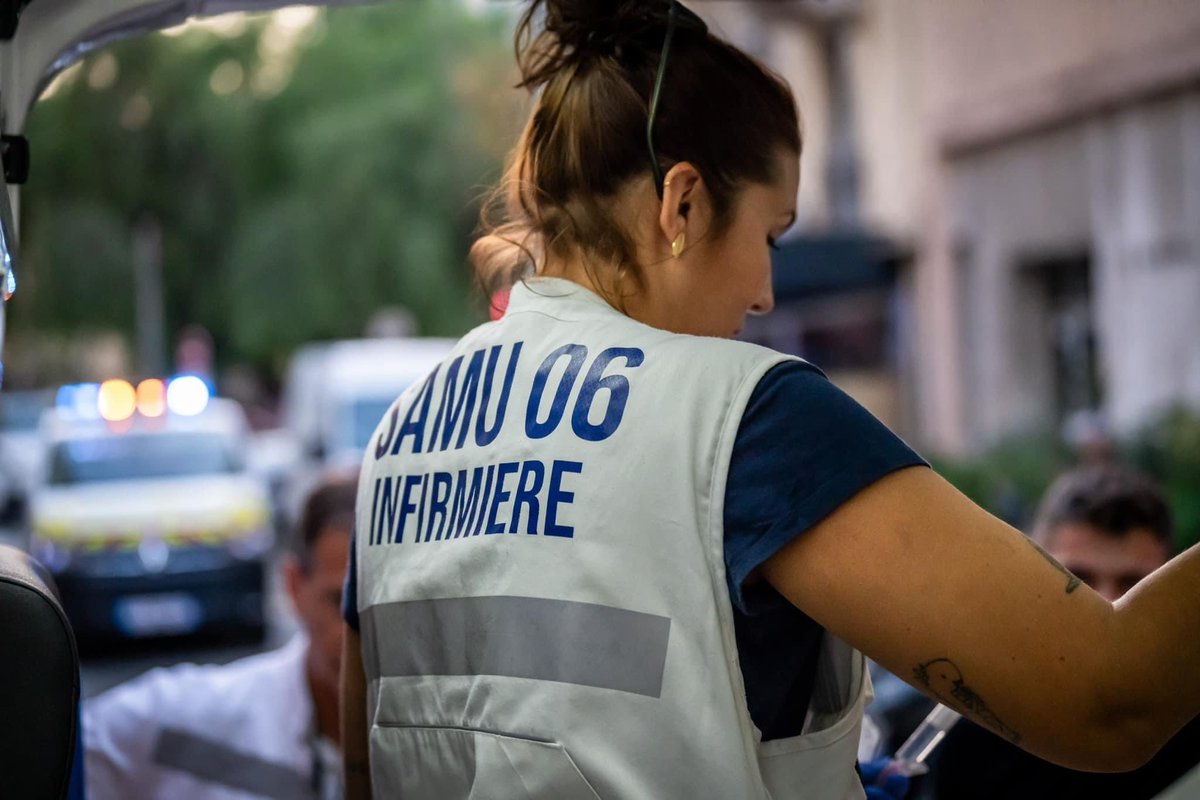 ActuSamu's tweet photo. [ ActuSAMU - Immersion ] : 📸 Immersion ⁉️, #Acte4 : 

🚑 Lors de notre immersion au #SAMU06, nous avons pu suivre de près les équipes du #SMUR du CHU de Nice intervenir sur un accident de la voie publique #AVP ❌

📸 Baptiste, photographe #ActuSAMU https://t.co/VVp5FFI2Fh