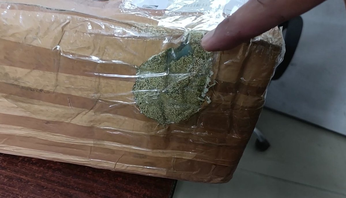 BonnyGurumayum's tweet photo. NAB seized parcel containing poppy seeds sent from J&amp;K 2 an Assam Rifles Personnel, Noney in Imphal Head Post Office, 9 Oct 2023.

Good Job NAB Team👍 Yaiphare🙏

Let us make a drug free State.🙏

#NAB #SaveManipur #Saveindia #Kukiwarcrimes #Kuki_ZoNarcoterrorist #KukiAtrocites https://t.co/zQHuEm2Y8L