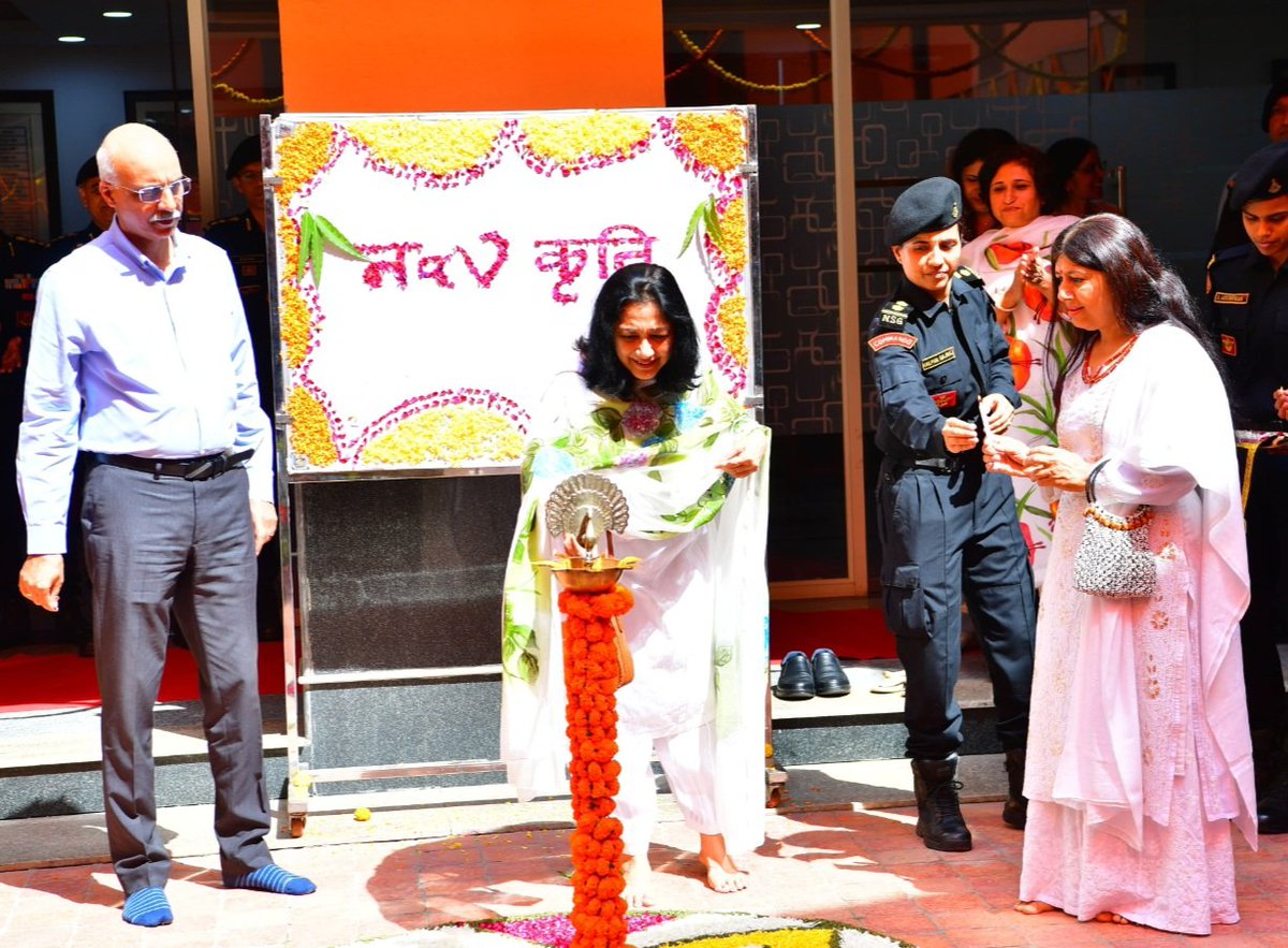 nsgblackcats's tweet photo. Creativity knows no bounds!

An Art Exhibition “ नavकृति” was organised by NSG Wives’ Welfare Association ( NWYA) at Manesar Garrison.

The families/ Personnel of NSG put up a vibrant collection of Art Work showcasing the extraordinary talent and passion. https://t.co/FZeGybSDVQ