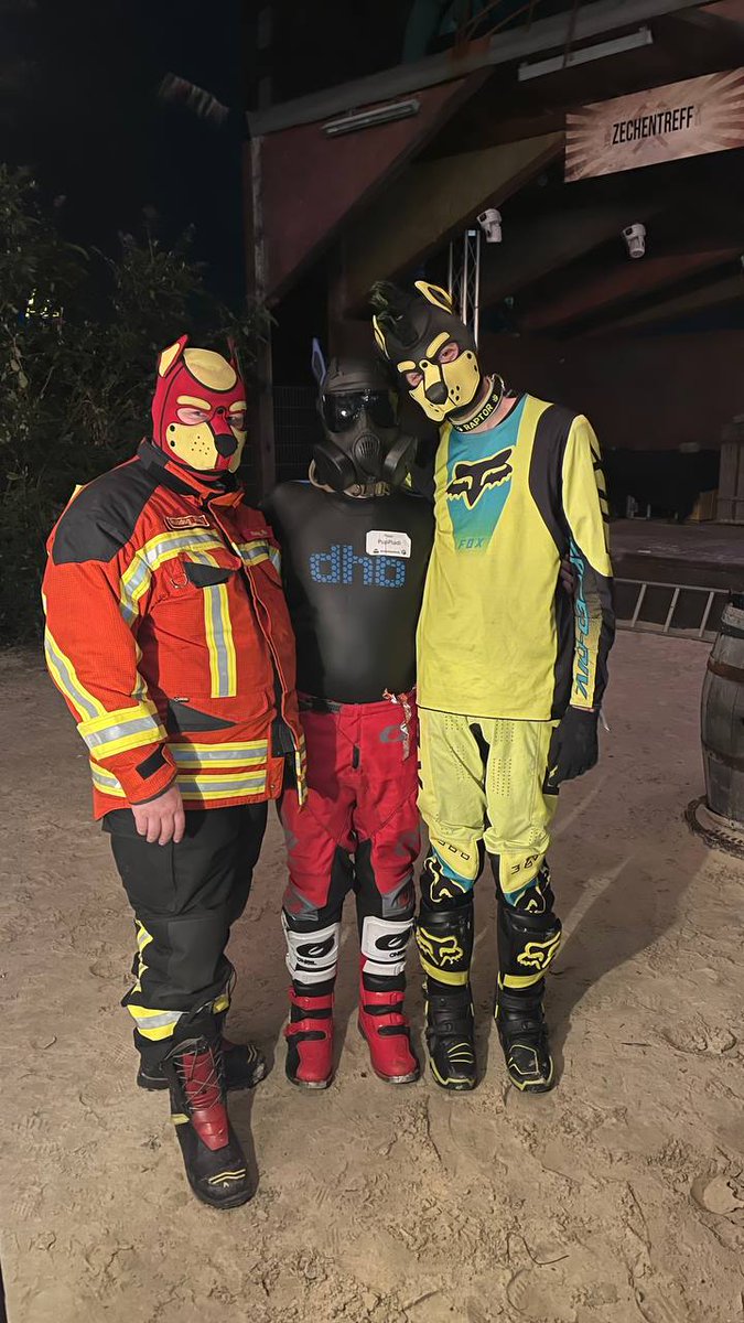 puppiadi's tweet photo. Awruff thanks to everyone that I got to meet this #GnD weekend, be it old or new friends 😊
I can't wait for the next one already, still lots of cuddles to be cuddled 😁😇

Puppy Neo (Insta)
@BikerPup_Raptor
@Rubdog_Riley
@xnikexaf1x
#gearndance #mykinkyfamily https://t.co/qAnxMMErpG