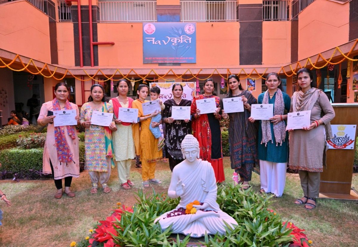 nsgblackcats's tweet photo. Creativity knows no bounds!

An Art Exhibition “ नavकृति” was organised by NSG Wives’ Welfare Association ( NWYA) at Manesar Garrison.

The families/ Personnel of NSG put up a vibrant collection of Art Work showcasing the extraordinary talent and passion. https://t.co/FZeGybSDVQ