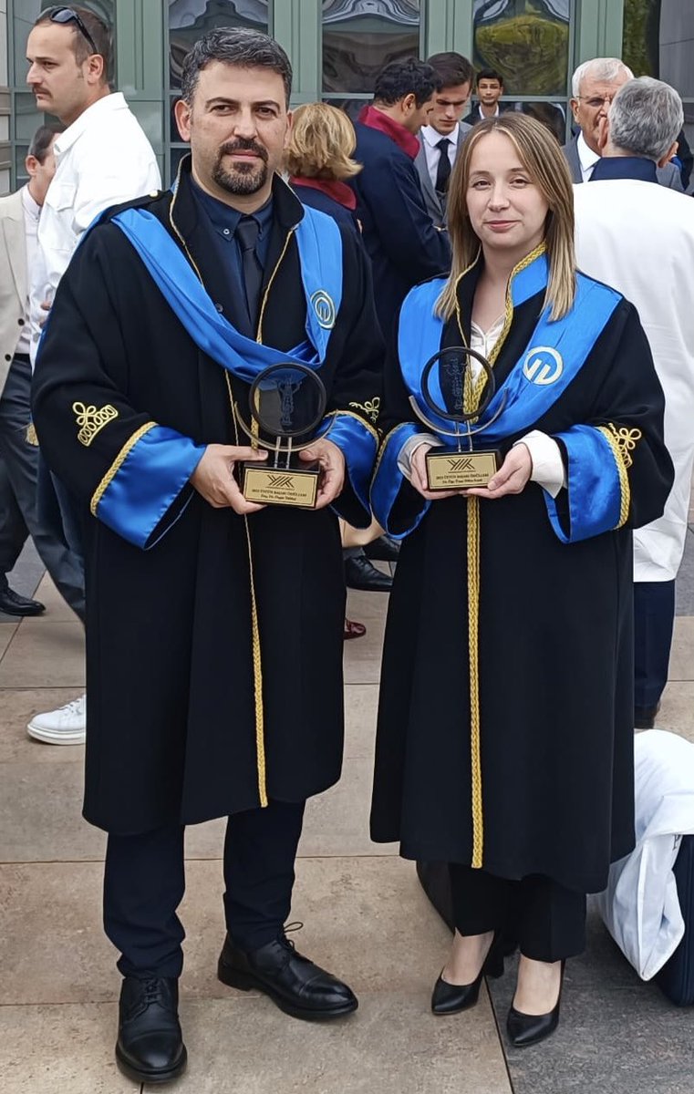 Mutluyuz; Gururluyuz…

"YÖK 2023 Üstün Başarı Ödülleri" kapsamında "Yılın Doktora Tezi Ödülü"ne "Sosyal ve Beşeri Bilimler"de “Yükselen Güçlerin Uluslararası Sisteme Entegrasyonu: Türkiye Örneği” adlı teziyle Dr. Hülya Kınık ve Tez Danışmanı Doç. Dr. Özgür Tüfekçi layık görüldü.