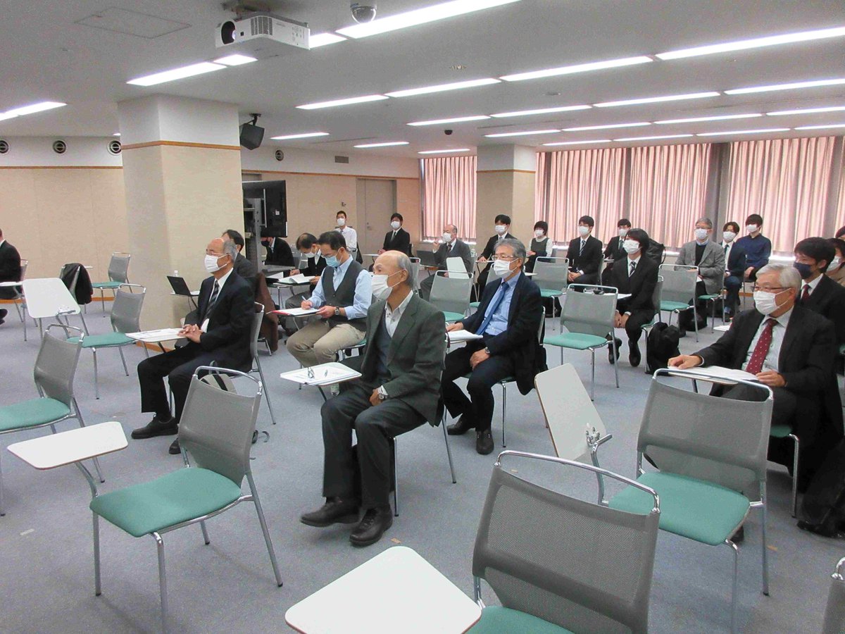 cssj_Kansai's tweet photo. カウントダウン3　2021（設立48年目)  
コロナ禍が続き、総会、講演会、講習会がオンライン。第2回講演会は「企業から見える先端技術開発の現況」。これは勉強になる。また、唯一現地開催となった若手講演会は2017年まで青木亮三先生が審査委員長で、以後交代している。#低温工学 #超伝導 #超電導 https://t.co/OoGC5RWnZg