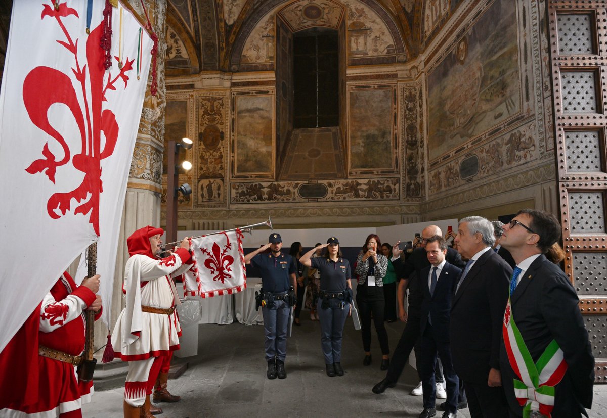 Antonio_Tajani's tweet photo. #Firenze Stati generali della #diplomaziaculturale. 🇮🇹 è una potenza mondiale della cultura, che è uno strumento strategico di politica estera. Nel mondo c'è tanta voglia d'Italia e di conoscere il nostro patrimonio culturale: un'opportunità per favorire l'interesse nazionale. https://t.co/aWEVTe8Rnb