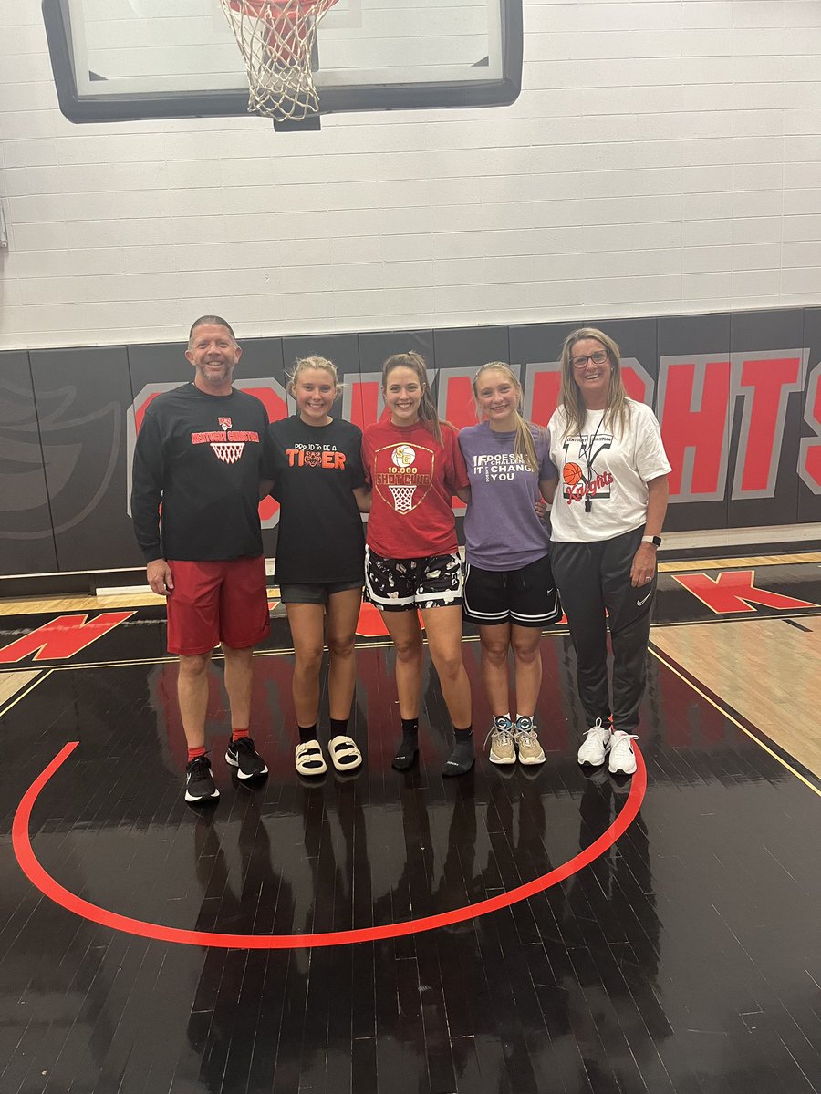 EmmaHarp10's tweet photo. Had a great time at the KCU basketball prospect camp! Thankful to be out on the court again! @tristpridebball @hurricanes_tri @rsmithjr0407 @GoKnightsWBB https://t.co/j3oQt7ndXC