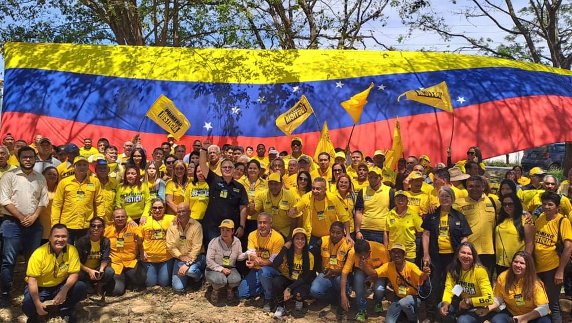 🟡 Primero Justicia: respaldamos la decisión tomada por Capriles y resaltamos su apoyo a la CNdP.

🗣 En las próximas horas, haremos un pronunciamiento oficial sobre las acciones y las posturas de Primero Justicia.