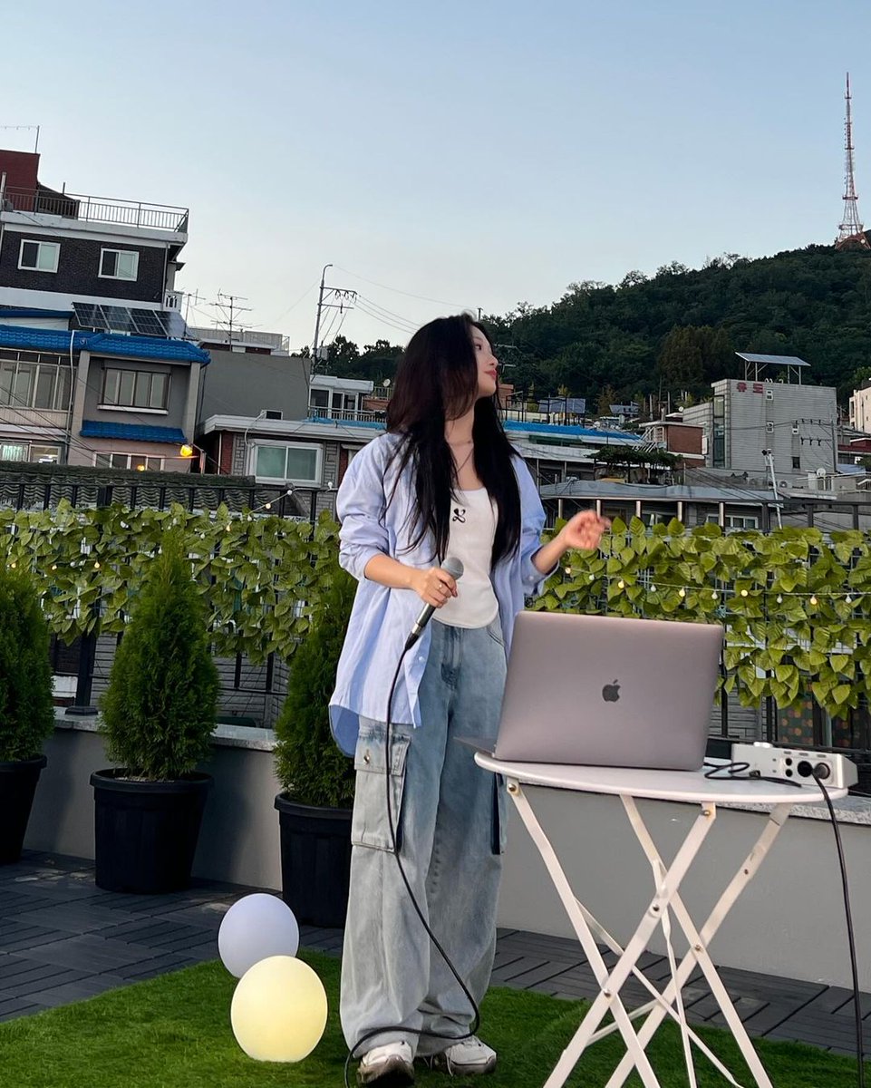 Imtheyon's tweet photo. [🐼 im_theyeon] -Instagram Update-

girl slap me once~

(Lyric to I Am You, You Are Me)
#이서연 #LEESEOYEON
#fromis_9 #프로미스나인 https://t.co/0AI3mjV0G1