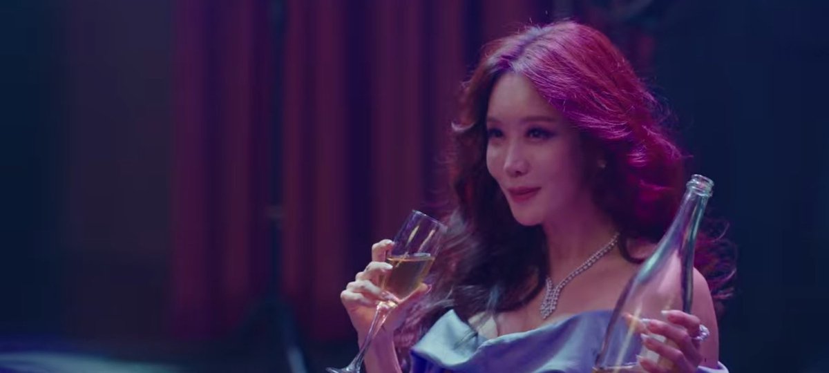 diiplayer's tweet photo. ตัวมัม ตัวมารด�� ตัวให้นมบุตร ของแทร่ #StrongGirlNamsoonEp2 https://t.co/0abgul0jn9