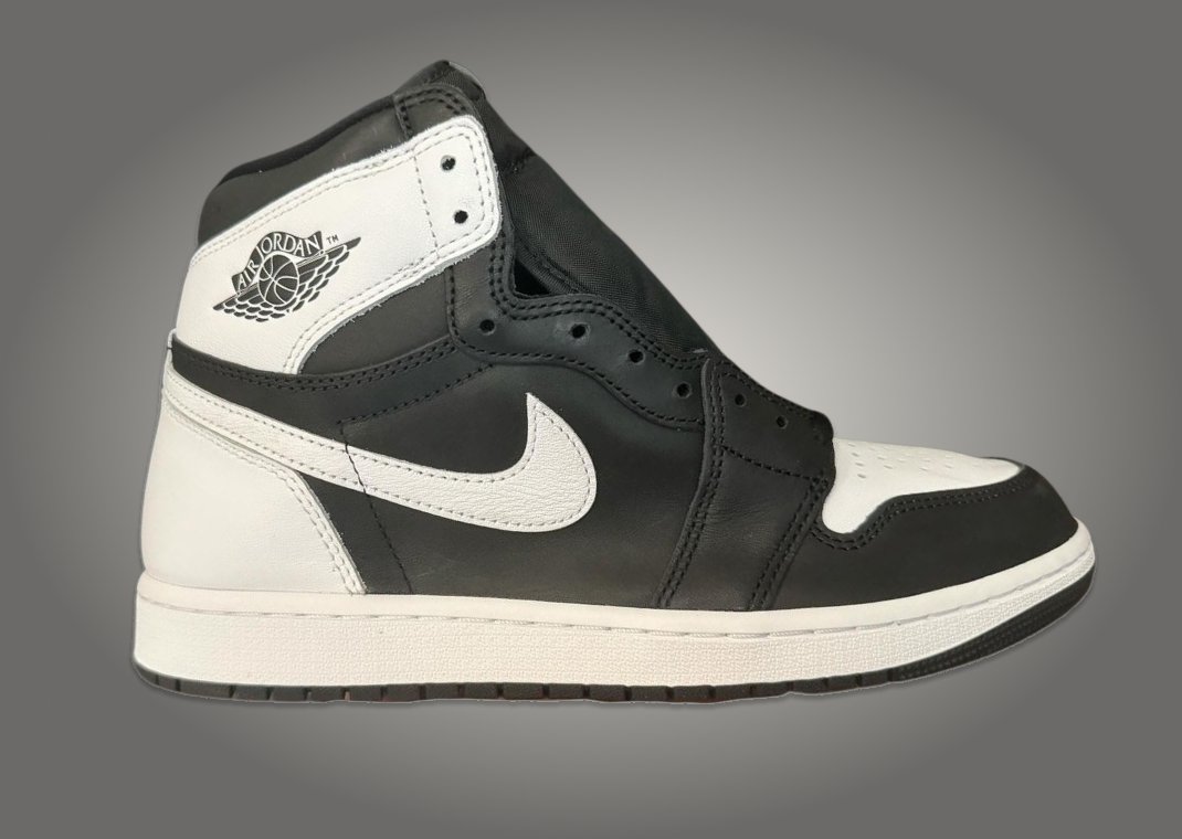 SoleRetriever's tweet image. FIRST LOOK: Air Jordan 1 Retro High OG Black White

Will be coming in a full family-size run! 👌

🗓️ February 24th, 2024
📝 DZ5485-010 (men)
💰 $180 (men)
📸 woganwodeyang

rtrv.in/3pXdMZO