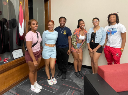 CEC_KY's tweet photo. The @wku Summer Bridge program builds connections among diverse students, easing their transition to campus life through community-building activities and interactions with faculty. #KYSummerBridge @CPENews @cpepres https://t.co/Q4eJkZBvTS