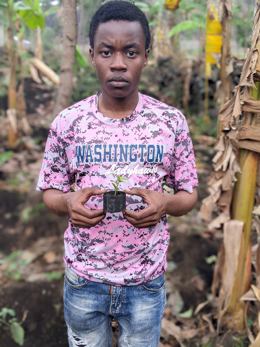 TechAfricaSol2's tweet photo. We recycle for nature, thanks to waste plastic bottles we produce reusable plastic products even in the agricultural sector. https://t.co/gvyIzDTYP1