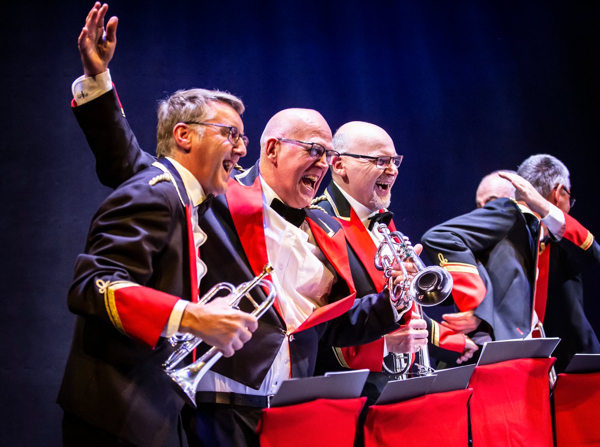 derbytheatre's tweet photo. 🚨 FLASH SALE ALERT - LIMITED OFFER 🚨

Available to book for 2 hours ONLY TODAY from 3pm until 5pm!

Get up to 4 tickets at '1994' prices, the year in which the play is set, for ONLY £10 each for tonight or tomorrow (9 and 10 October).

Learn 'How To Book' below: https://t.co/UsxCgqhBEC